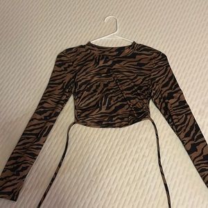 Backless long sleeve animal print shirt